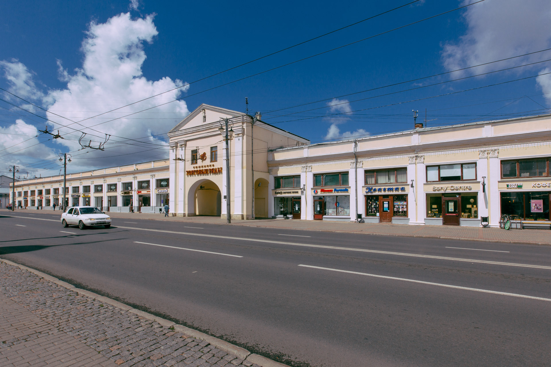 В 1779 году Николай Петрович фон Берк был назначен первым губернским архитектором. Именно ему пришлось делать первые шаги по воплощению в жизнь первого регулярного плана города. Его работа заложила фундамент для дальнейшего градостроительного развития Владимира на длительный срок. Давайте вспомним, что было построено в областном центре по его проектам.