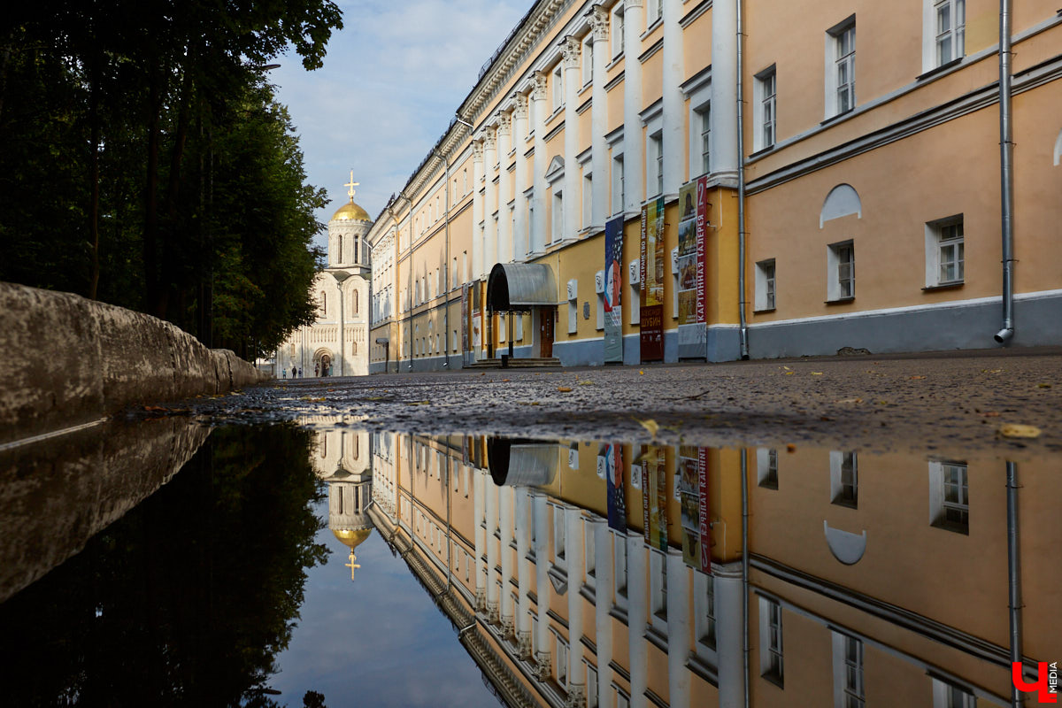 В 1779 году Николай Петрович фон Берк был назначен первым губернским архитектором. Именно ему пришлось делать первые шаги по воплощению в жизнь первого регулярного плана города. Его работа заложила фундамент для дальнейшего градостроительного развития Владимира на длительный срок. Давайте вспомним, что было построено в областном центре по его проектам.