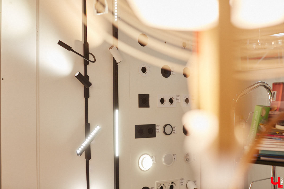 Свое развитие владимирская сеть магазинов «Инлайт» начала с одного небольшого отдела, однако за несколько лет она разрослась до пяти салонов общей площадью больше тысячи «квадратов». И в этом заслуга ее владелицы, Александры Гурьяновой. Как ей удалось построить столь перспективный бизнес? Читайте в нашем материале.