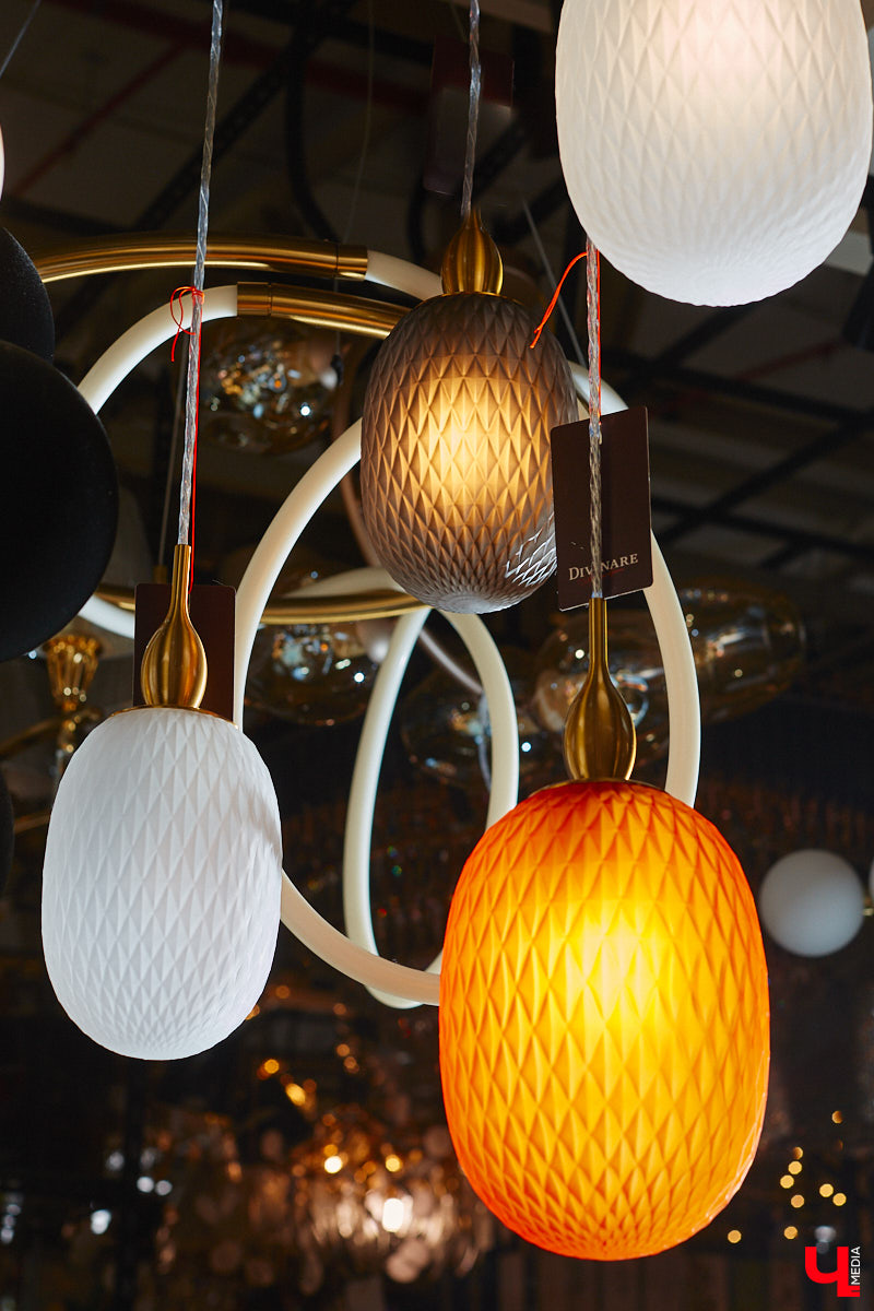 Свое развитие владимирская сеть магазинов «Инлайт» начала с одного небольшого отдела, однако за несколько лет она разрослась до пяти салонов общей площадью больше тысячи «квадратов». И в этом заслуга ее владелицы, Александры Гурьяновой. Как ей удалось построить столь перспективный бизнес? Читайте в нашем материале.