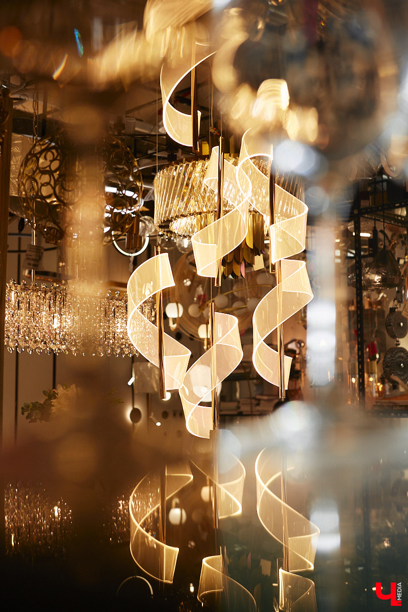 Свое развитие владимирская сеть магазинов «Инлайт» начала с одного небольшого отдела, однако за несколько лет она разрослась до пяти салонов общей площадью больше тысячи «квадратов». И в этом заслуга ее владелицы, Александры Гурьяновой. Как ей удалось построить столь перспективный бизнес? Читайте в нашем материале.