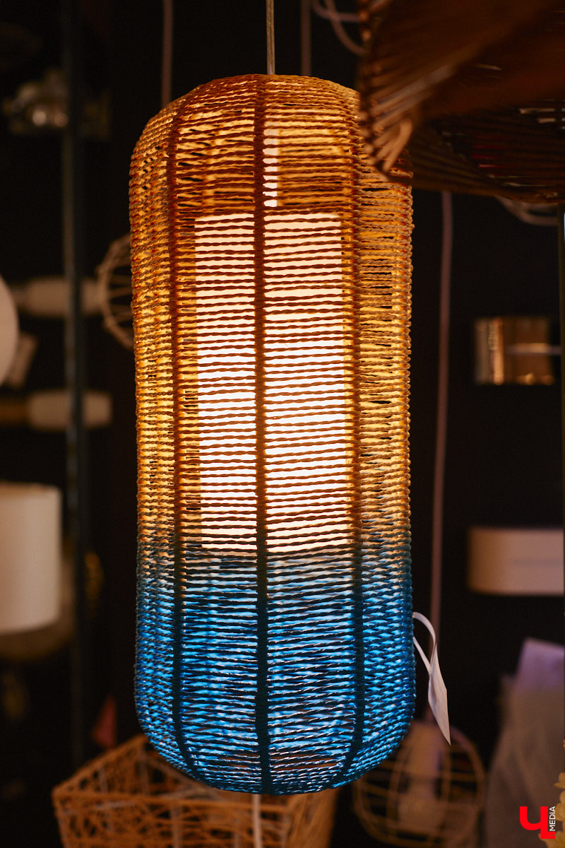 Свое развитие владимирская сеть магазинов «Инлайт» начала с одного небольшого отдела, однако за несколько лет она разрослась до пяти салонов общей площадью больше тысячи «квадратов». И в этом заслуга ее владелицы, Александры Гурьяновой. Как ей удалось построить столь перспективный бизнес? Читайте в нашем материале.