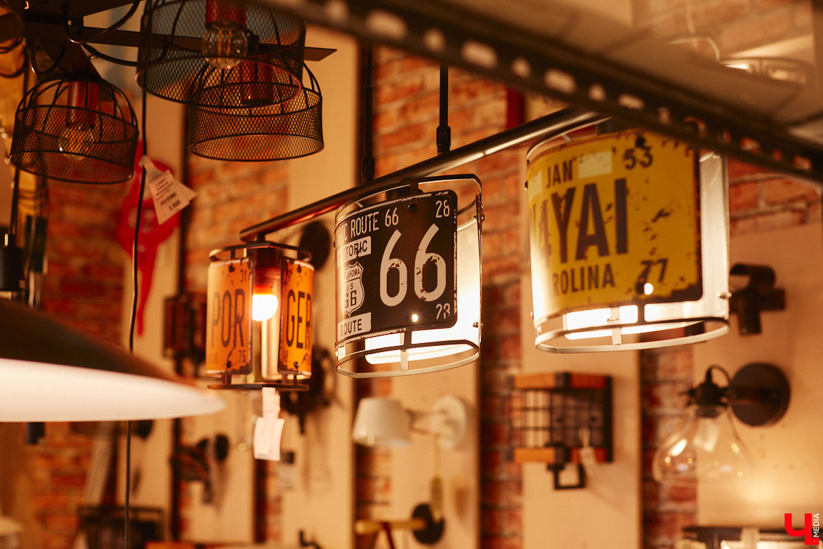 Свое развитие владимирская сеть магазинов «Инлайт» начала с одного небольшого отдела, однако за несколько лет она разрослась до пяти салонов общей площадью больше тысячи «квадратов». И в этом заслуга ее владелицы, Александры Гурьяновой. Как ей удалось построить столь перспективный бизнес? Читайте в нашем материале.