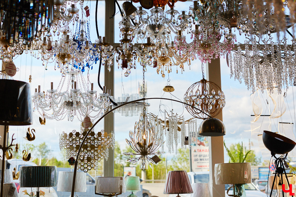 Свое развитие владимирская сеть магазинов «Инлайт» начала с одного небольшого отдела, однако за несколько лет она разрослась до пяти салонов общей площадью больше тысячи «квадратов». И в этом заслуга ее владелицы, Александры Гурьяновой. Как ей удалось построить столь перспективный бизнес? Читайте в нашем материале.