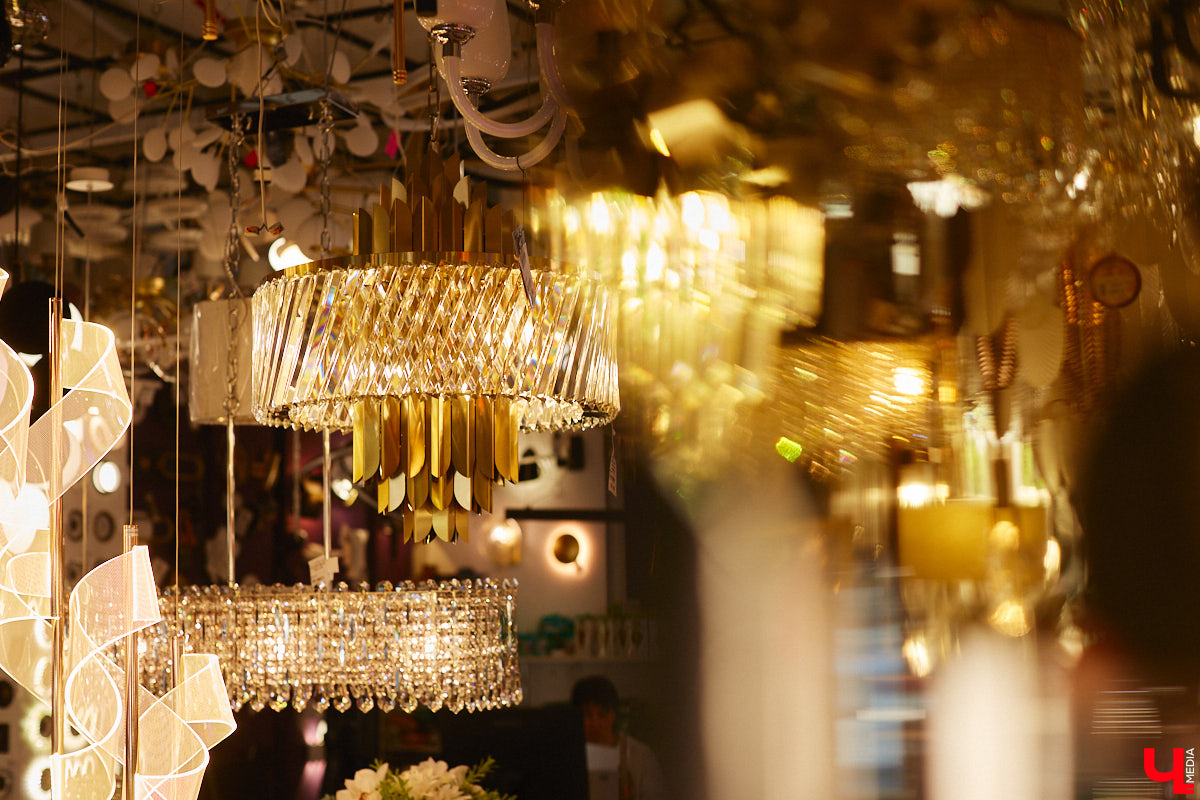 Свое развитие владимирская сеть магазинов «Инлайт» начала с одного небольшого отдела, однако за несколько лет она разрослась до пяти салонов общей площадью больше тысячи «квадратов». И в этом заслуга ее владелицы, Александры Гурьяновой. Как ей удалось построить столь перспективный бизнес? Читайте в нашем материале.