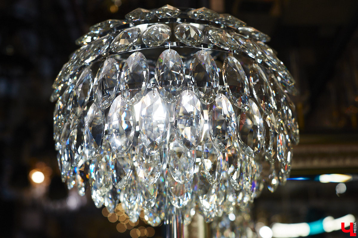 Свое развитие владимирская сеть магазинов «Инлайт» начала с одного небольшого отдела, однако за несколько лет она разрослась до пяти салонов общей площадью больше тысячи «квадратов». И в этом заслуга ее владелицы, Александры Гурьяновой. Как ей удалось построить столь перспективный бизнес? Читайте в нашем материале.