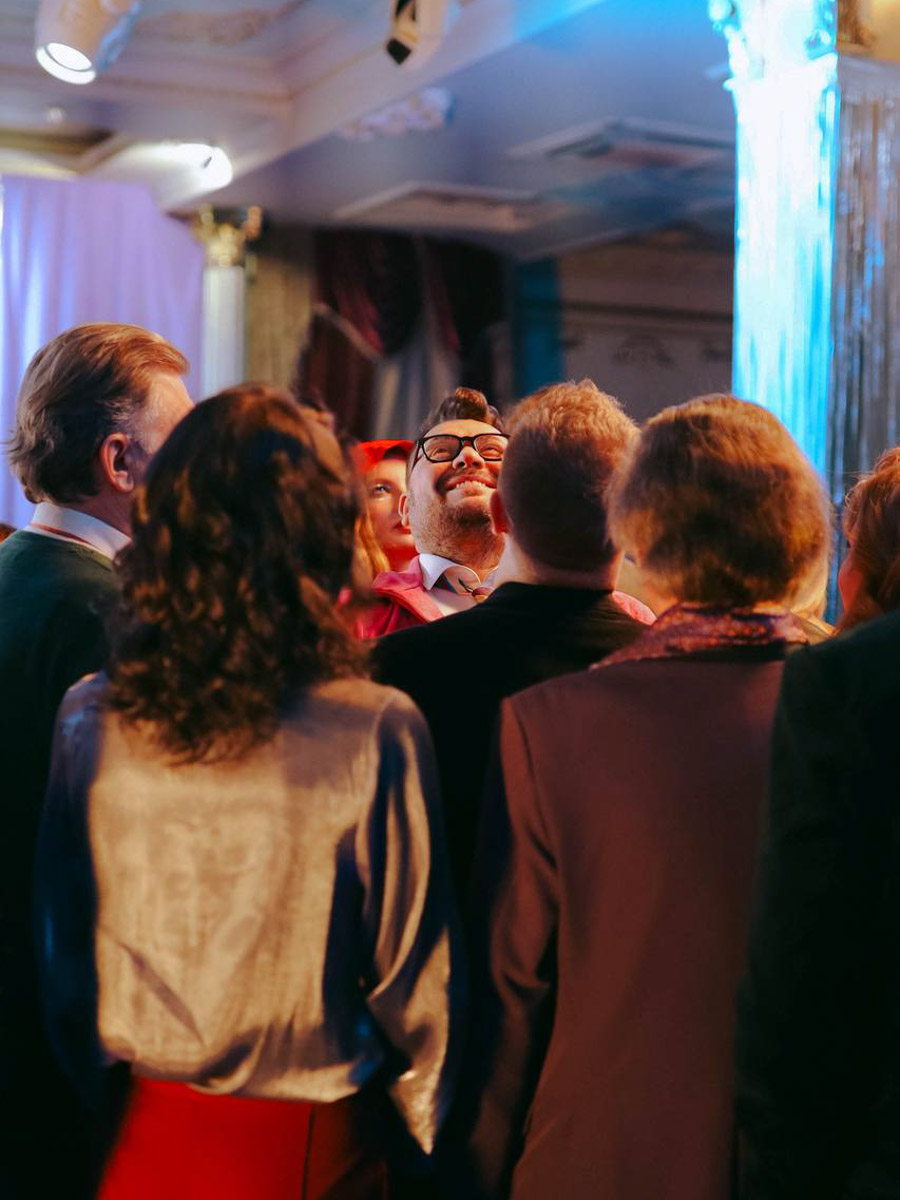 В архиве Марины Северяновой немало ярких фотопроектов, созданных во Владимире. Сейчас она перешла на иной уровень и делает видеоконтент, в том числе для российских звезд. Работала на съемках «Трудных подростков», с Нурланом Сабуровым, снимала бэк клипа «Алешка 2.0». О своем творческом успехе девушка поведала нашему изданию.