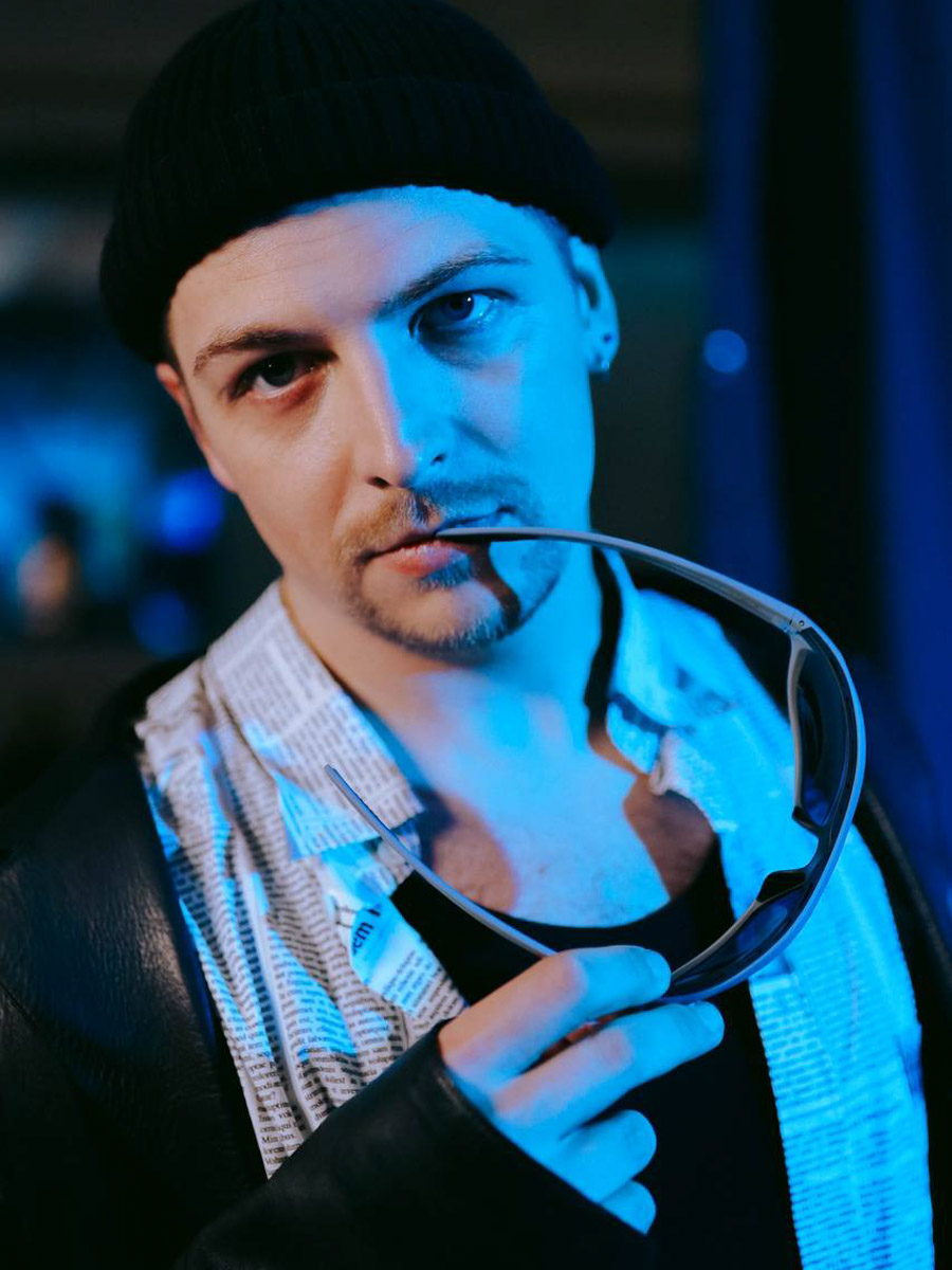 В архиве Марины Северяновой немало ярких фотопроектов, созданных во Владимире. Сейчас она перешла на иной уровень и делает видеоконтент, в том числе для российских звезд. Работала на съемках «Трудных подростков», с Нурланом Сабуровым, снимала бэк клипа «Алешка 2.0». О своем творческом успехе девушка поведала нашему изданию.