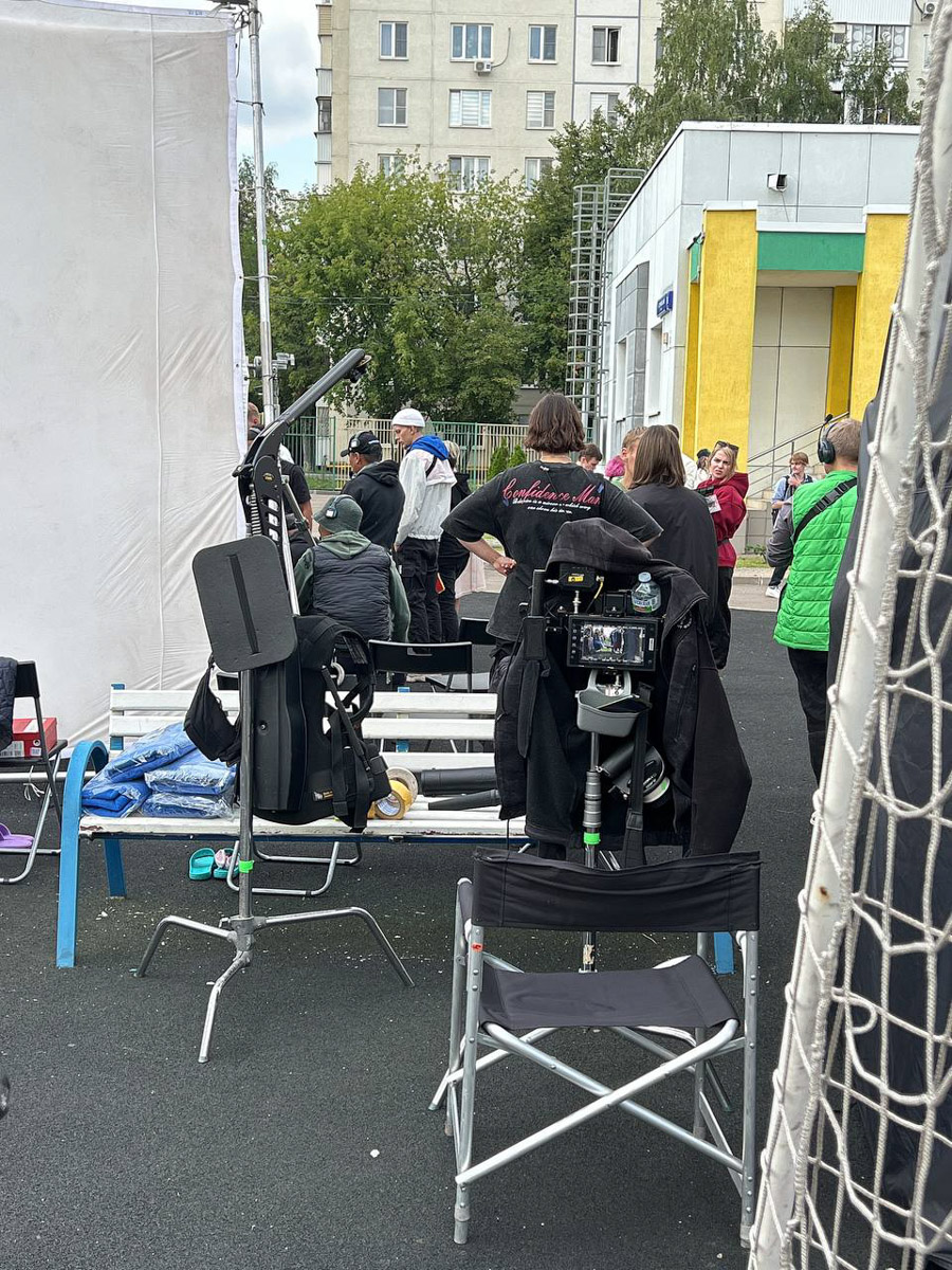 В архиве Марины Северяновой немало ярких фотопроектов, созданных во Владимире. Сейчас она перешла на иной уровень и делает видеоконтент, в том числе для российских звезд. Работала на съемках «Трудных подростков», с Нурланом Сабуровым, снимала бэк клипа «Алешка 2.0». О своем творческом успехе девушка поведала нашему изданию.