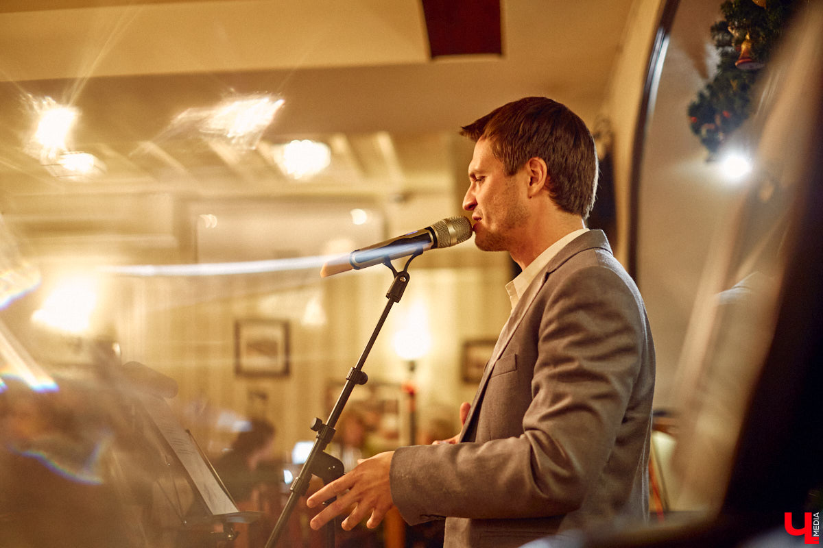 Актер Владимирского академического театра драмы стал обладателем премии в престижной номинации Межрегионального театрального фестиваля имени Н. Х. Рыбакова. О своих профессиональных достижениях и сюрпризах, которые он готовит для зрителей, Александр Аладышев рассказал нашему изданию.