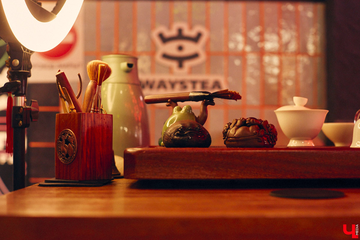 Пить чай тоже надо уметь! Этот процесс куда более тонкий, чем думают многие, а результат способен превзойти все ожидания. Какие нюансы нужно соблюсти, чтобы получить максимальное наслаждение от напитка, а также где найти идеальную матчу и бодрящий пуэр во Владимире, «Ключ-Медиа» рассказал владелец проекта Waystea Вазген Арушанян.