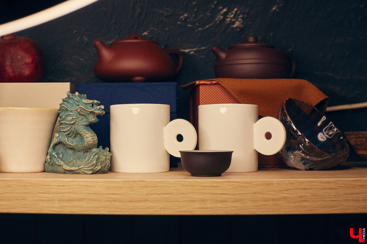 Пить чай тоже надо уметь! Этот процесс куда более тонкий, чем думают многие, а результат способен превзойти все ожидания. Какие нюансы нужно соблюсти, чтобы получить максимальное наслаждение от напитка, а также где найти идеальную матчу и бодрящий пуэр во Владимире, «Ключ-Медиа» рассказал владелец проекта Waystea Вазген Арушанян.