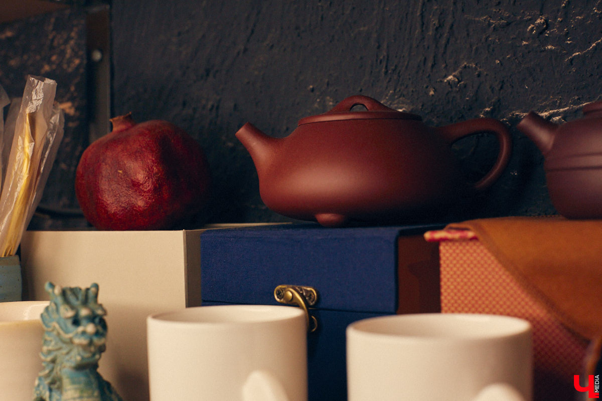 Пить чай тоже надо уметь! Этот процесс куда более тонкий, чем думают многие, а результат способен превзойти все ожидания. Какие нюансы нужно соблюсти, чтобы получить максимальное наслаждение от напитка, а также где найти идеальную матчу и бодрящий пуэр во Владимире, «Ключ-Медиа» рассказал владелец проекта Waystea Вазген Арушанян.