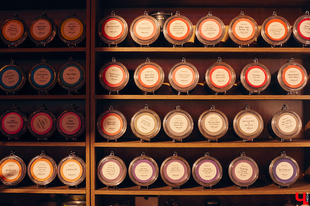 Пить чай тоже надо уметь! Этот процесс куда более тонкий, чем думают многие, а результат способен превзойти все ожидания. Какие нюансы нужно соблюсти, чтобы получить максимальное наслаждение от напитка, а также где найти идеальную матчу и бодрящий пуэр во Владимире, «Ключ-Медиа» рассказал владелец проекта Waystea Вазген Арушанян.