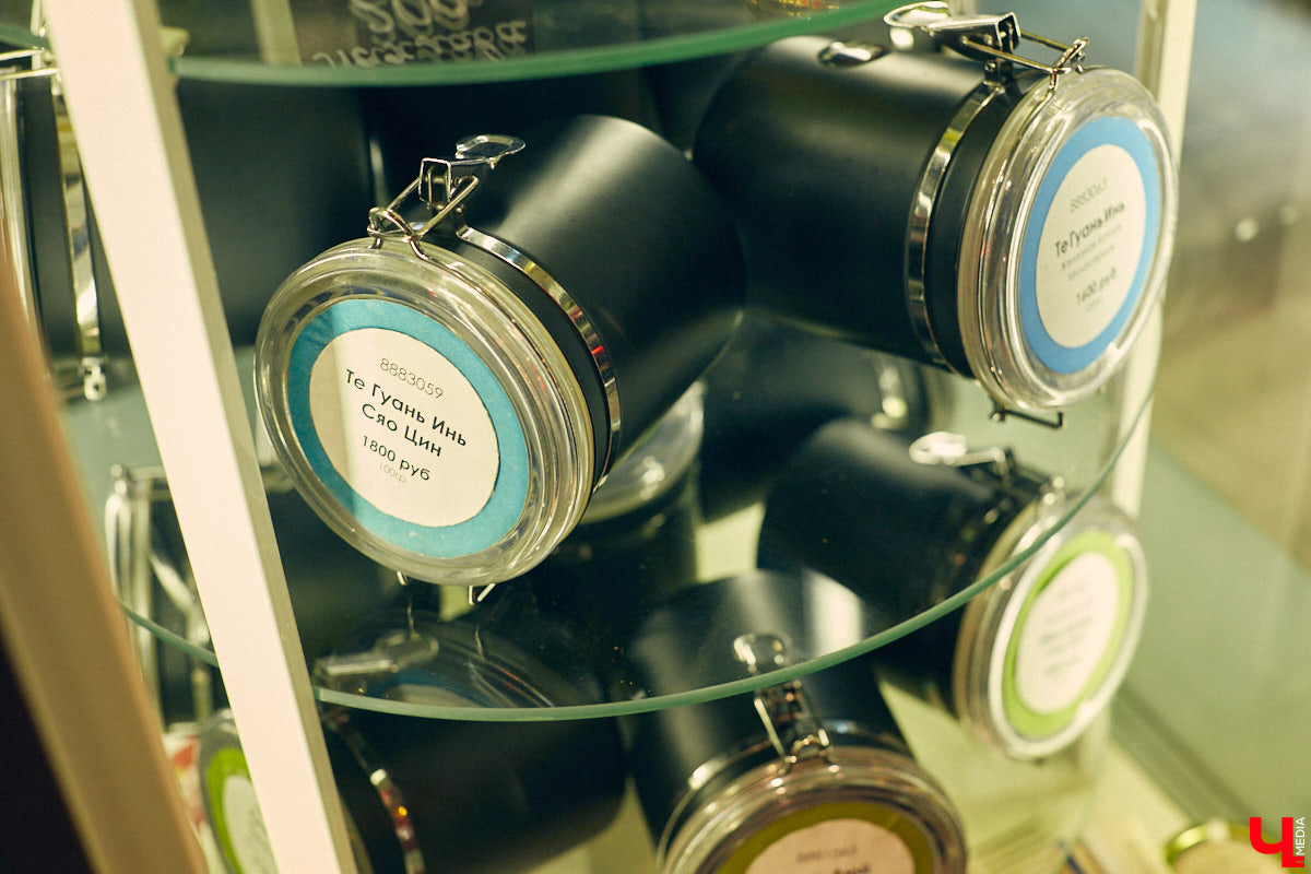 Пить чай тоже надо уметь! Этот процесс куда более тонкий, чем думают многие, а результат способен превзойти все ожидания. Какие нюансы нужно соблюсти, чтобы получить максимальное наслаждение от напитка, а также где найти идеальную матчу и бодрящий пуэр во Владимире, «Ключ-Медиа» рассказал владелец проекта Waystea Вазген Арушанян.