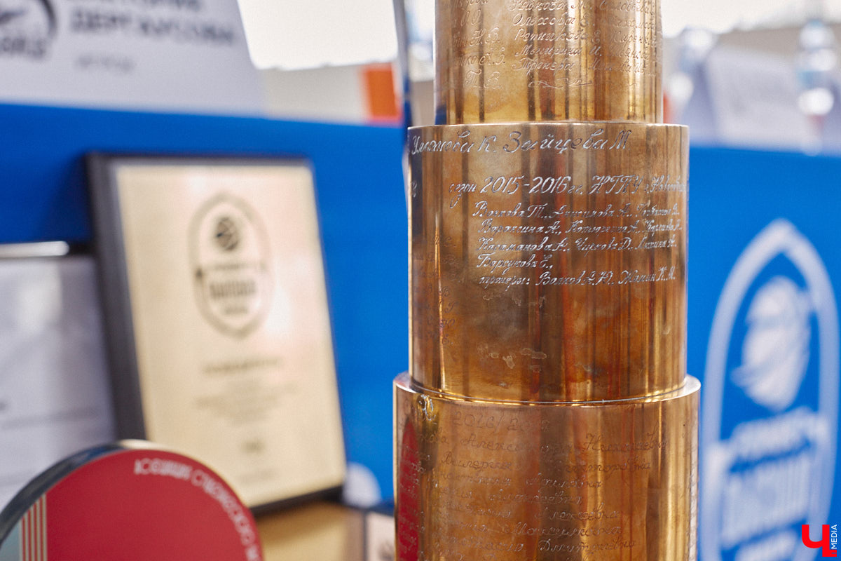 Баскетбольная женская сборная ВлГУ выиграла все четыре турнира прошедшего спортивного года. Лучшая команда 33-го региона продемонстрировала медали и кубки, а заодно и поведала о планах на будущее на организованной по итогам сезона пресс-конференции.