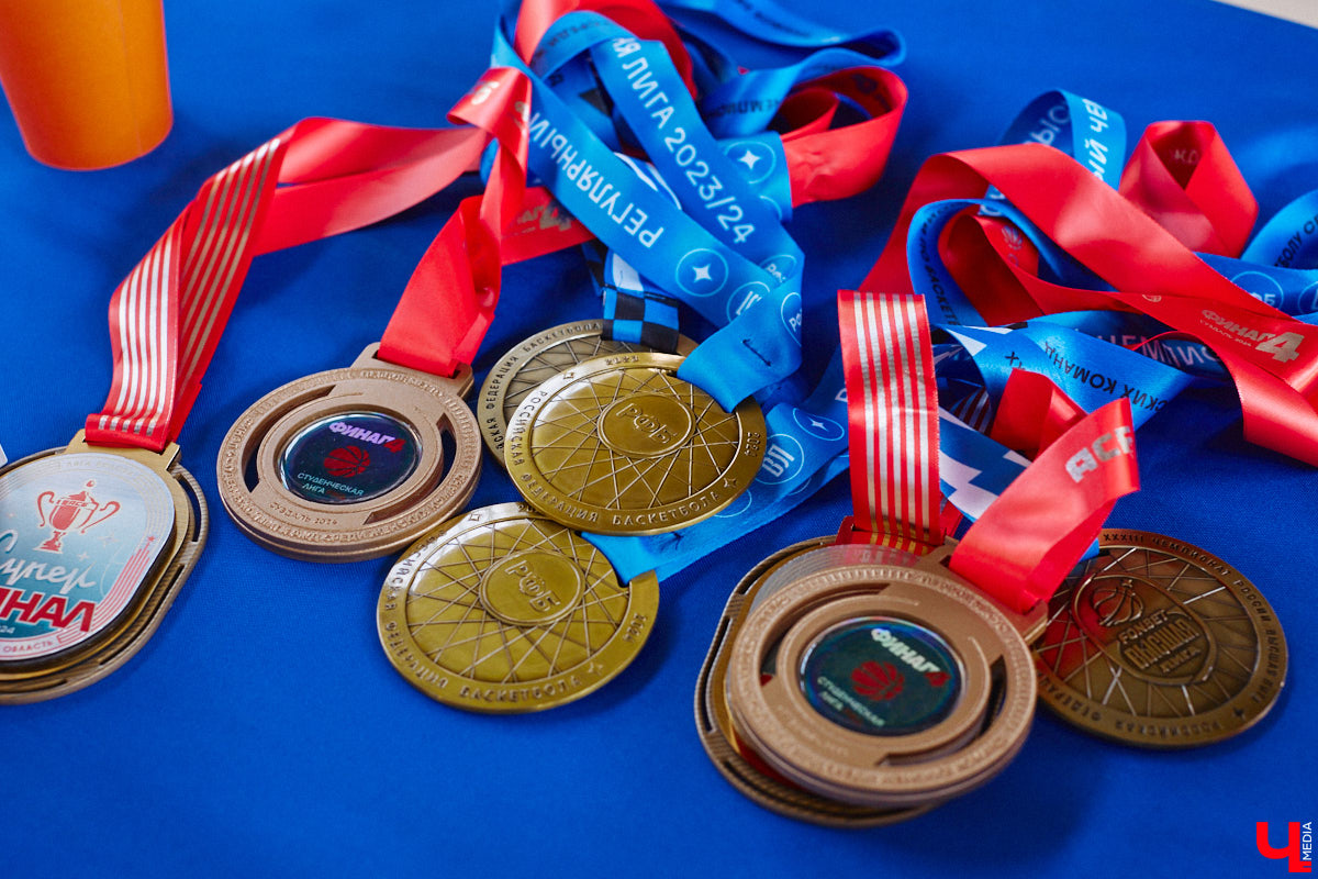 Баскетбольная женская сборная ВлГУ выиграла все четыре турнира прошедшего спортивного года. Лучшая команда 33-го региона продемонстрировала медали и кубки, а заодно и поведала о планах на будущее на организованной по итогам сезона пресс-конференции.