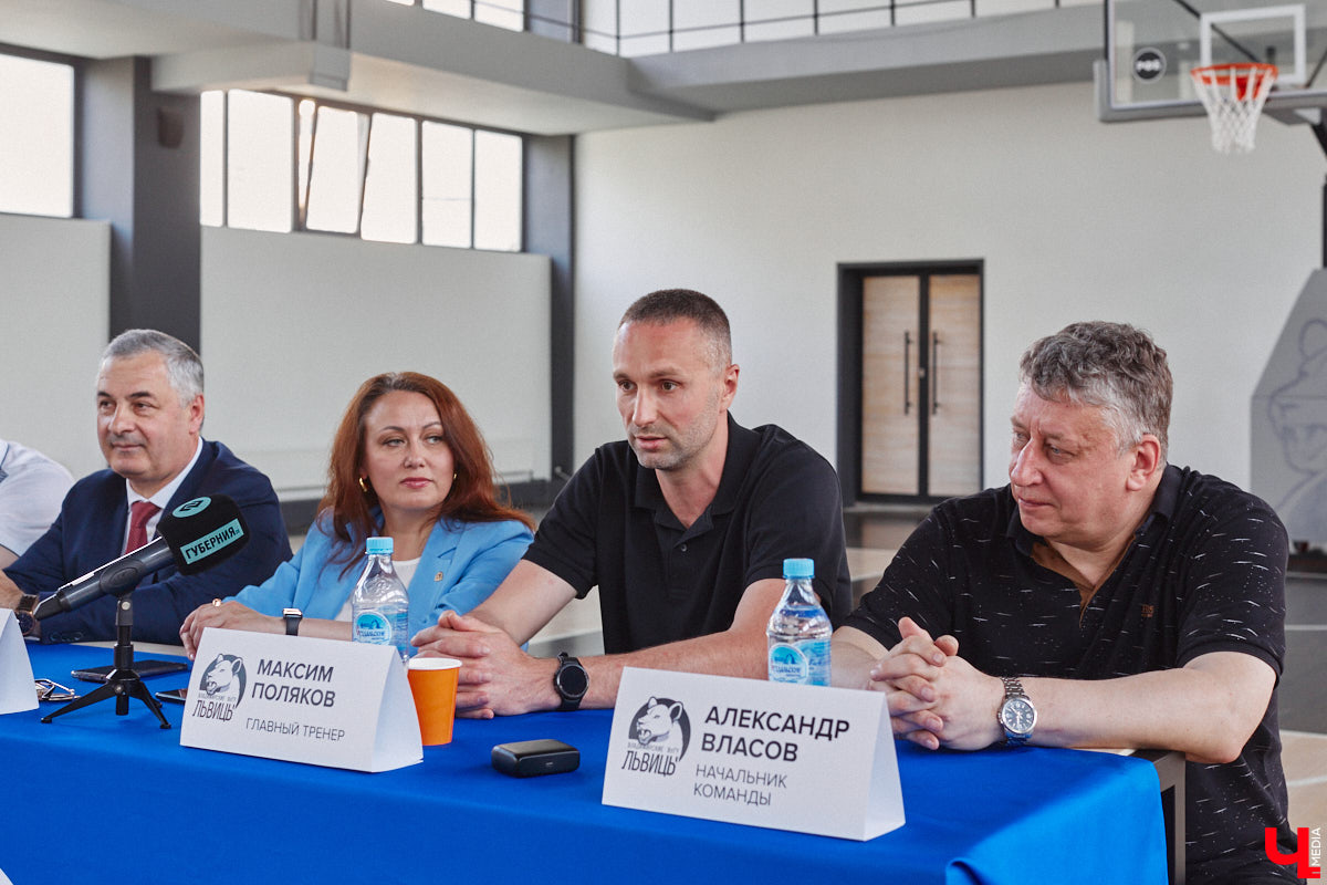 Баскетбольная женская сборная ВлГУ выиграла все четыре турнира прошедшего спортивного года. Лучшая команда 33-го региона продемонстрировала медали и кубки, а заодно и поведала о планах на будущее на организованной по итогам сезона пресс-конференции.