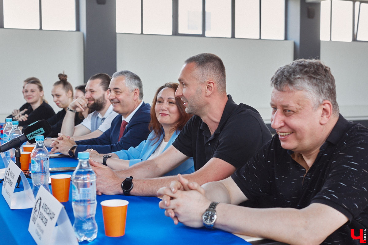 Баскетбольная женская сборная ВлГУ выиграла все четыре турнира прошедшего спортивного года. Лучшая команда 33-го региона продемонстрировала медали и кубки, а заодно и поведала о планах на будущее на организованной по итогам сезона пресс-конференции.