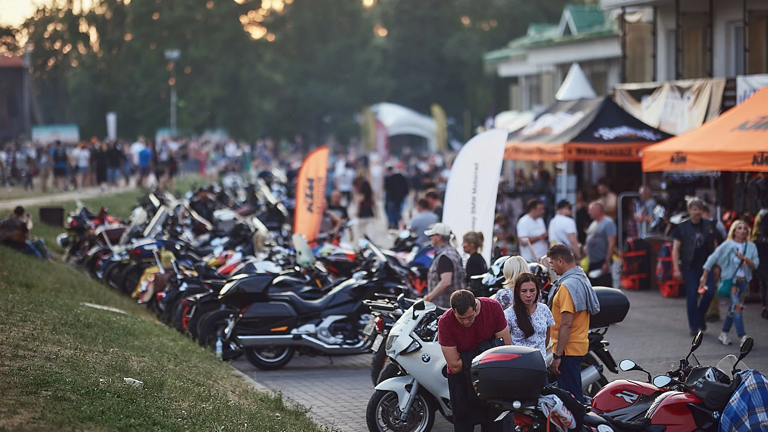 Готовьте свои ежедневники и сверяйтесь с расписанием: мы составили список летних фестивалей, которые пройдут на территории 33-го региона. Культурная программа богатейшая: и музыкальные события, и творческие слеты, и театральные ивенты. Осталось только найти на них свободное время!