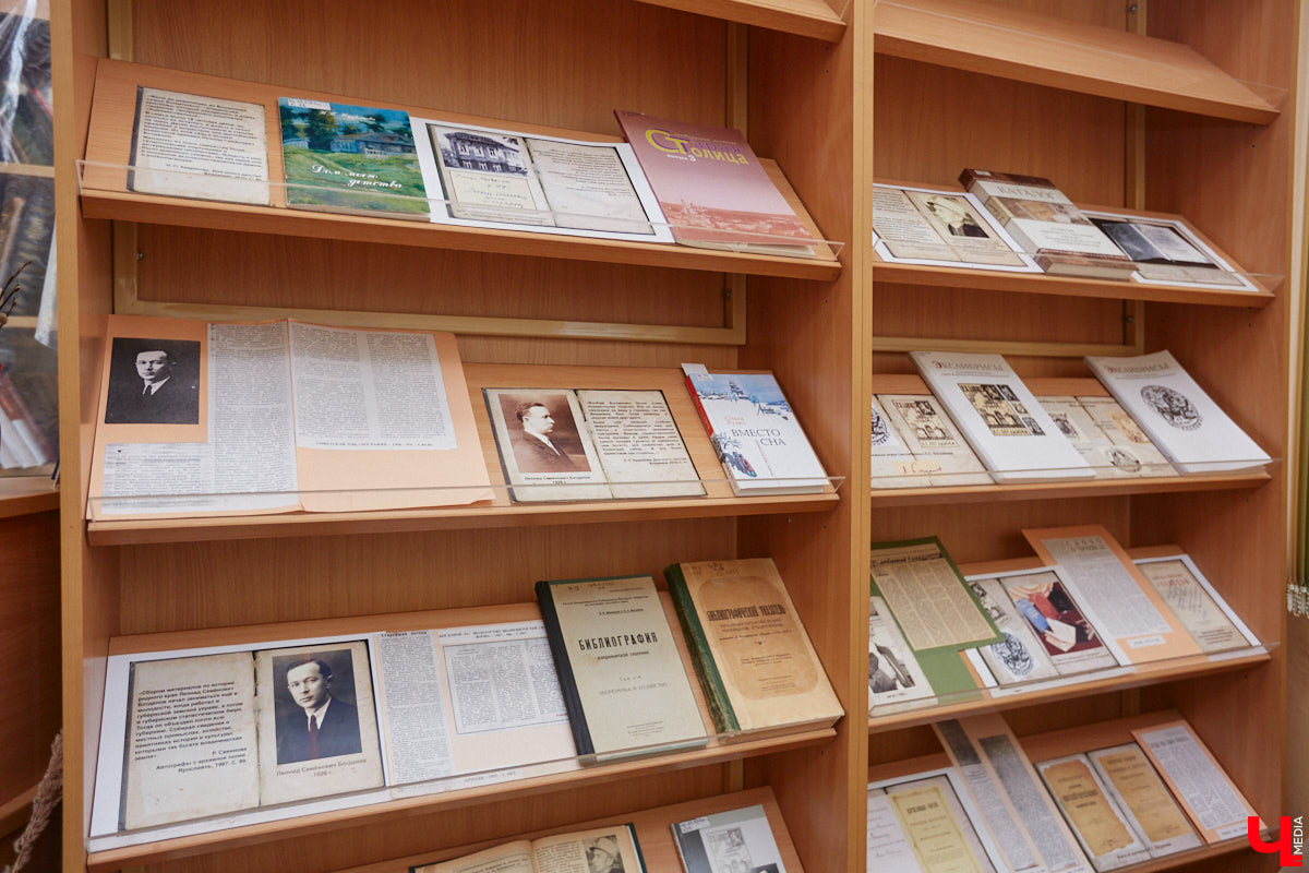 Местный коллекционер и краевед собрал уникальный фонд из газет, рукописей и книг. Одну из этих бумажных реликвий он даже выменял на последний костюм! Теперь же архив Леонида Богданова помогает разгадывать исторические загадки и делать яркие открытия. Например, из истории Владимирского академического театра драмы.