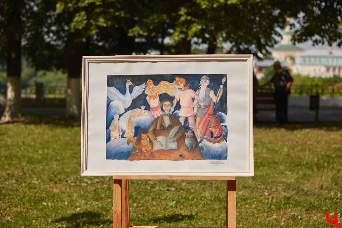 В областном центре воздвигли памятник «солнцу русской поэзии». Событие приурочено к 225-летию со дня рождения Александра Сергеевича. Полюбоваться скульптурой поэта в движении, которая задаст старт реконструкции сквера имени Пушкина, можно в нашем фоторепортаже с открытия.