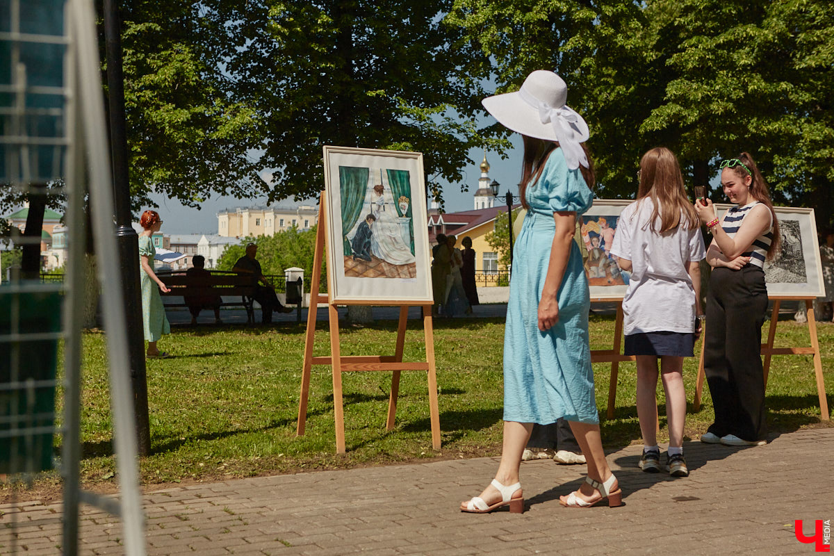В областном центре воздвигли памятник «солнцу русской поэзии». Событие приурочено к 225-летию со дня рождения Александра Сергеевича. Полюбоваться скульптурой поэта в движении, которая задаст старт реконструкции сквера имени Пушкина, можно в нашем фоторепортаже с открытия.