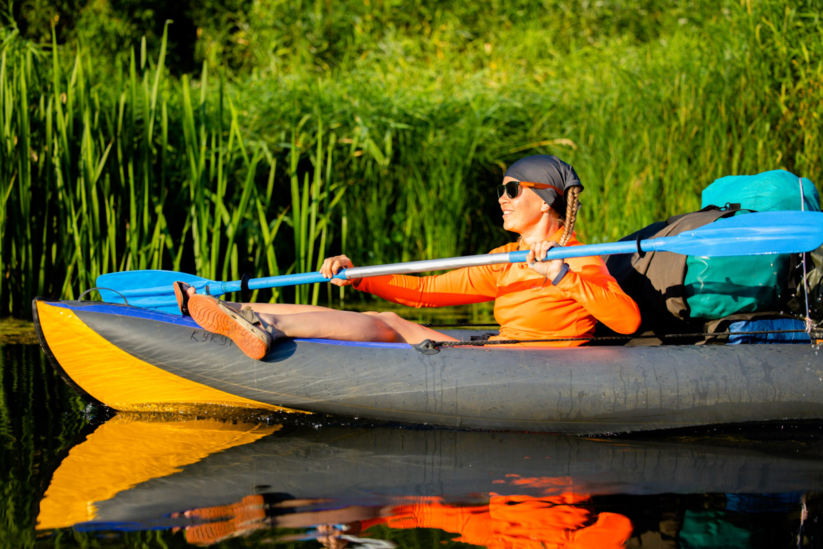 Лето махнуло стартовым флажком, значит, пора предаваться сезонным активностям. В число самых увлекательных по праву входят сплавы на байдарках. Это и ретрит, и физнагрузка, а еще возможность взглянуть на знакомые локации с неожиданного ракурса. Своим личным топом речных красот Владимирской области поделился организатор походов Сергей Петриченко.