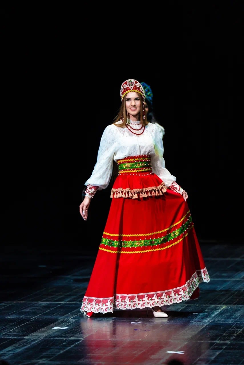 Семь из девяти девушек, представляющих Владимирскую область, получили титулы на одном из самых масштабных конкурсов красоты в стране «Миссис Россия Мира 2024», который поставил в этом году рекорд по числу участниц! Столь приятными новостями поделилась с «Ключ-Медиа» организатор областных этапов Виктория Селеметова.