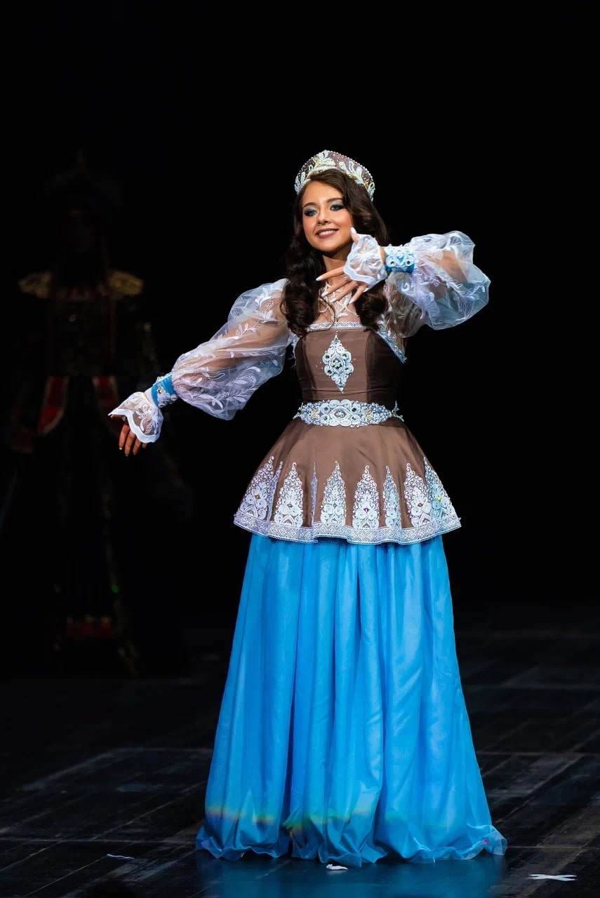 Семь из девяти девушек, представляющих Владимирскую область, получили титулы на одном из самых масштабных конкурсов красоты в стране «Миссис Россия Мира 2024», который поставил в этом году рекорд по числу участниц! Столь приятными новостями поделилась с «Ключ-Медиа» организатор областных этапов Виктория Селеметова.