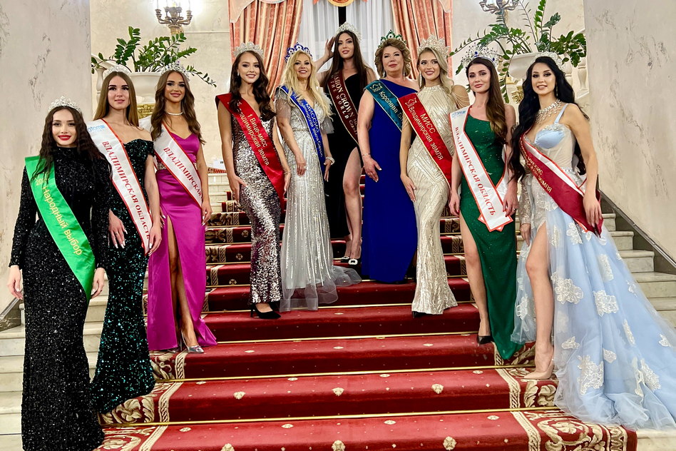 Семь из девяти девушек, представляющих Владимирскую область, получили титулы на одном из самых масштабных конкурсов красоты в стране «Миссис Россия Мира 2024», который поставил в этом году рекорд по числу участниц! Столь приятными новостями поделилась с «Ключ-Медиа» организатор областных этапов Виктория Селеметова.