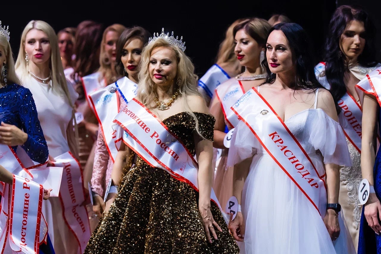 Семь из девяти девушек, представляющих Владимирскую область, получили титулы на одном из самых масштабных конкурсов красоты в стране «Миссис Россия Мира 2024», который поставил в этом году рекорд по числу участниц! Столь приятными новостями поделилась с «Ключ-Медиа» организатор областных этапов Виктория Селеметова.