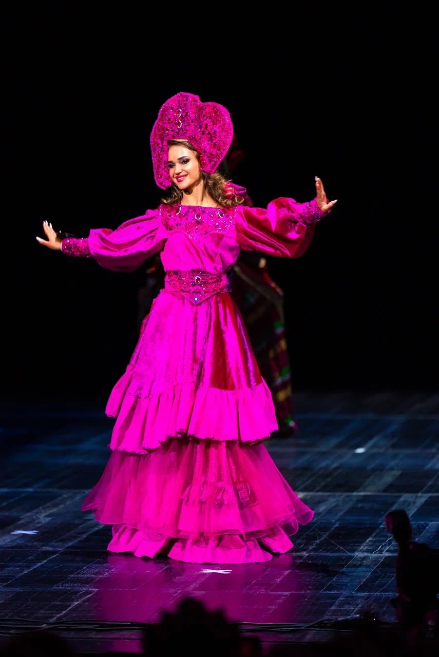 Семь из девяти девушек, представляющих Владимирскую область, получили титулы на одном из самых масштабных конкурсов красоты в стране «Миссис Россия Мира 2024», который поставил в этом году рекорд по числу участниц! Столь приятными новостями поделилась с «Ключ-Медиа» организатор областных этапов Виктория Селеметова.