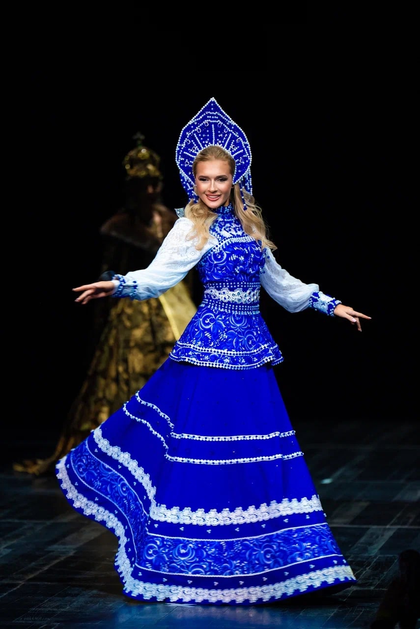 Семь из девяти девушек, представляющих Владимирскую область, получили титулы на одном из самых масштабных конкурсов красоты в стране «Миссис Россия Мира 2024», который поставил в этом году рекорд по числу участниц! Столь приятными новостями поделилась с «Ключ-Медиа» организатор областных этапов Виктория Селеметова.