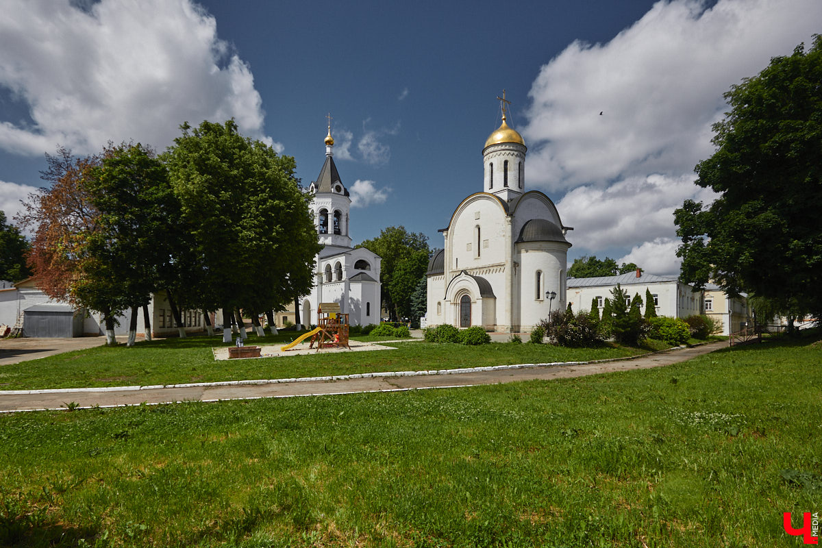Монументальная скульптура Александра Невского возле планетария на Большой Московской не единственное место во Владимире, хранящее имя великого князя. Давайте прогуляемся и по другим следам знаменитого русского полководца в нашем городе.