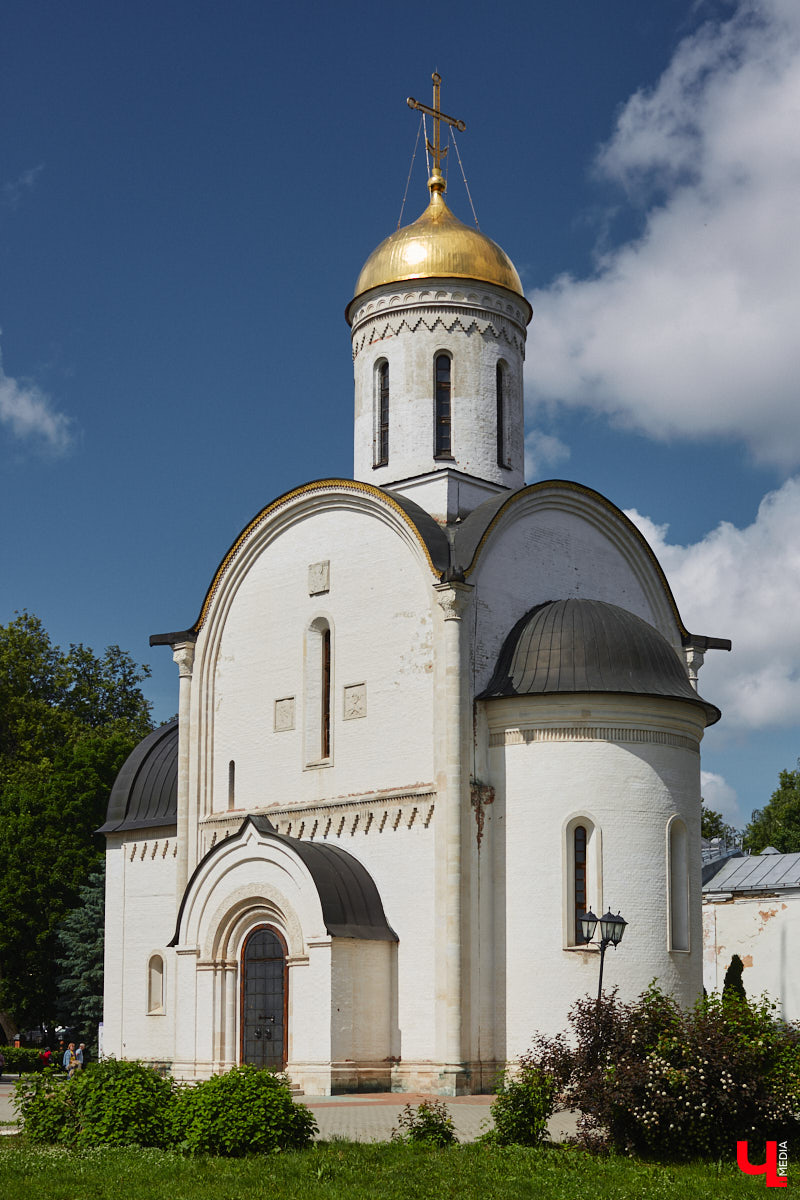 Монументальная скульптура Александра Невского возле планетария на Большой Московской не единственное место во Владимире, хранящее имя великого князя. Давайте прогуляемся и по другим следам знаменитого русского полководца в нашем городе.