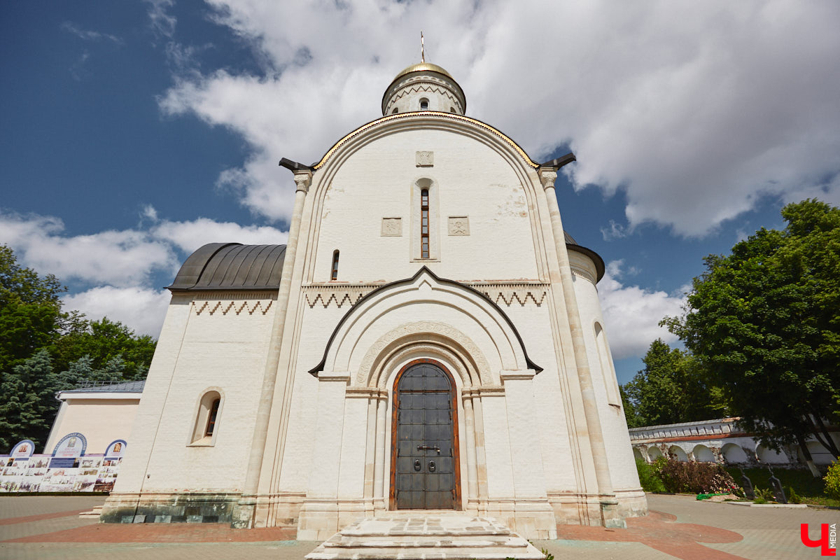 Монументальная скульптура Александра Невского возле планетария на Большой Московской не единственное место во Владимире, хранящее имя великого князя. Давайте прогуляемся и по другим следам знаменитого русского полководца в нашем городе.