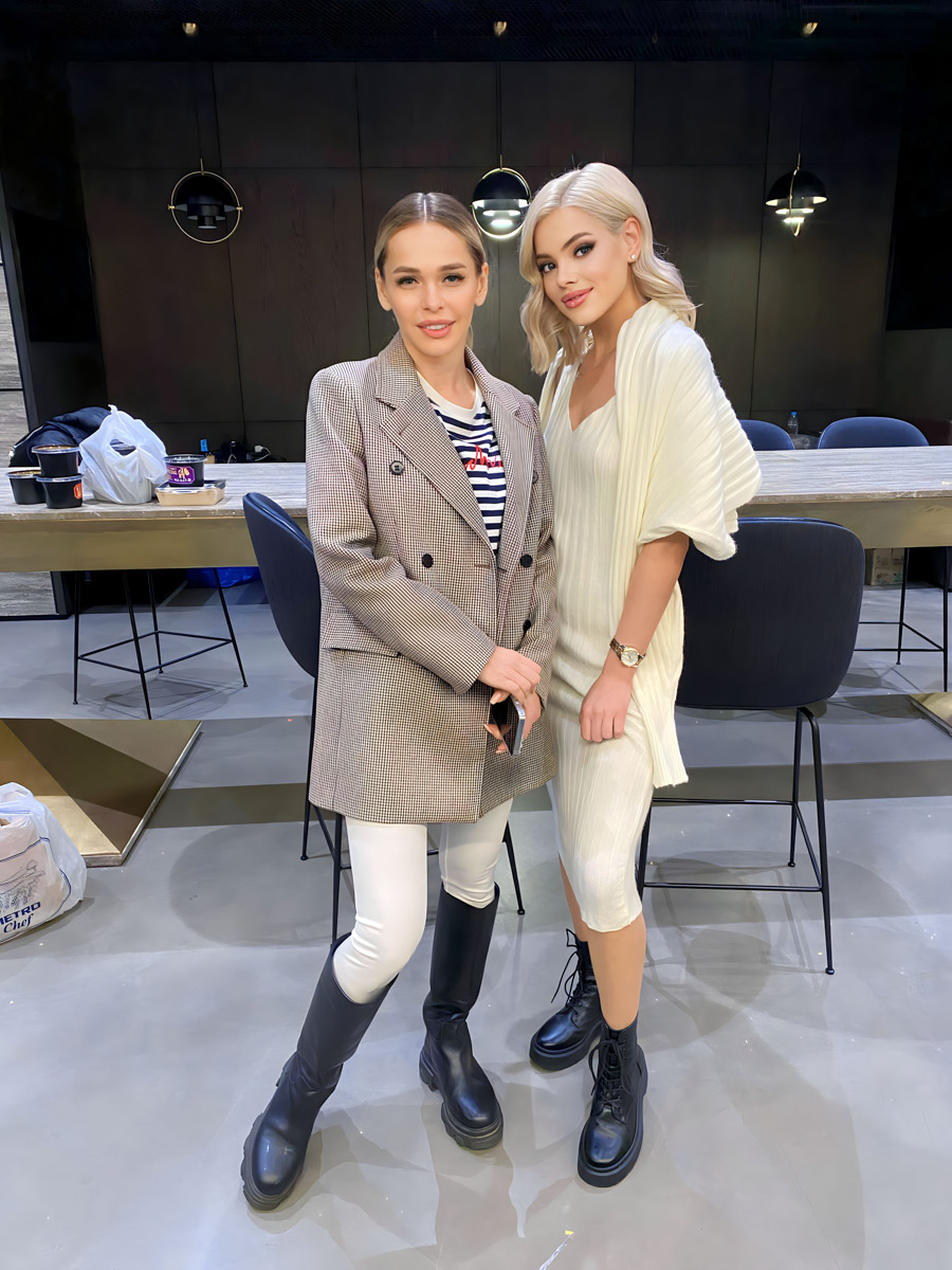 В океане сериалов-однодневок выделяются матерые олды, которые продолжают радовать зрителей. Например, легенда нулевых — «Универ». В свежем выпуске «13 лет спустя» среди знакомых лиц выделяются новые, в том числе актриса из Владимира. О флирте с Гогунским и импровизации с Бузиным Софья Лобанова рассказала нашему изданию.