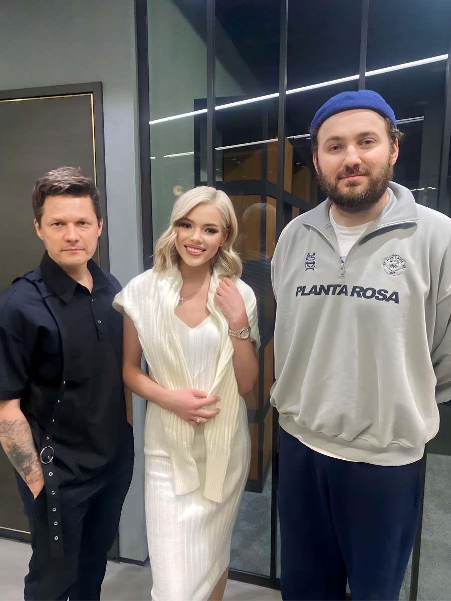 В океане сериалов-однодневок выделяются матерые олды, которые продолжают радовать зрителей. Например, легенда нулевых — «Универ». В свежем выпуске «13 лет спустя» среди знакомых лиц выделяются новые, в том числе актриса из Владимира. О флирте с Гогунским и импровизации с Бузиным Софья Лобанова рассказала нашему изданию.