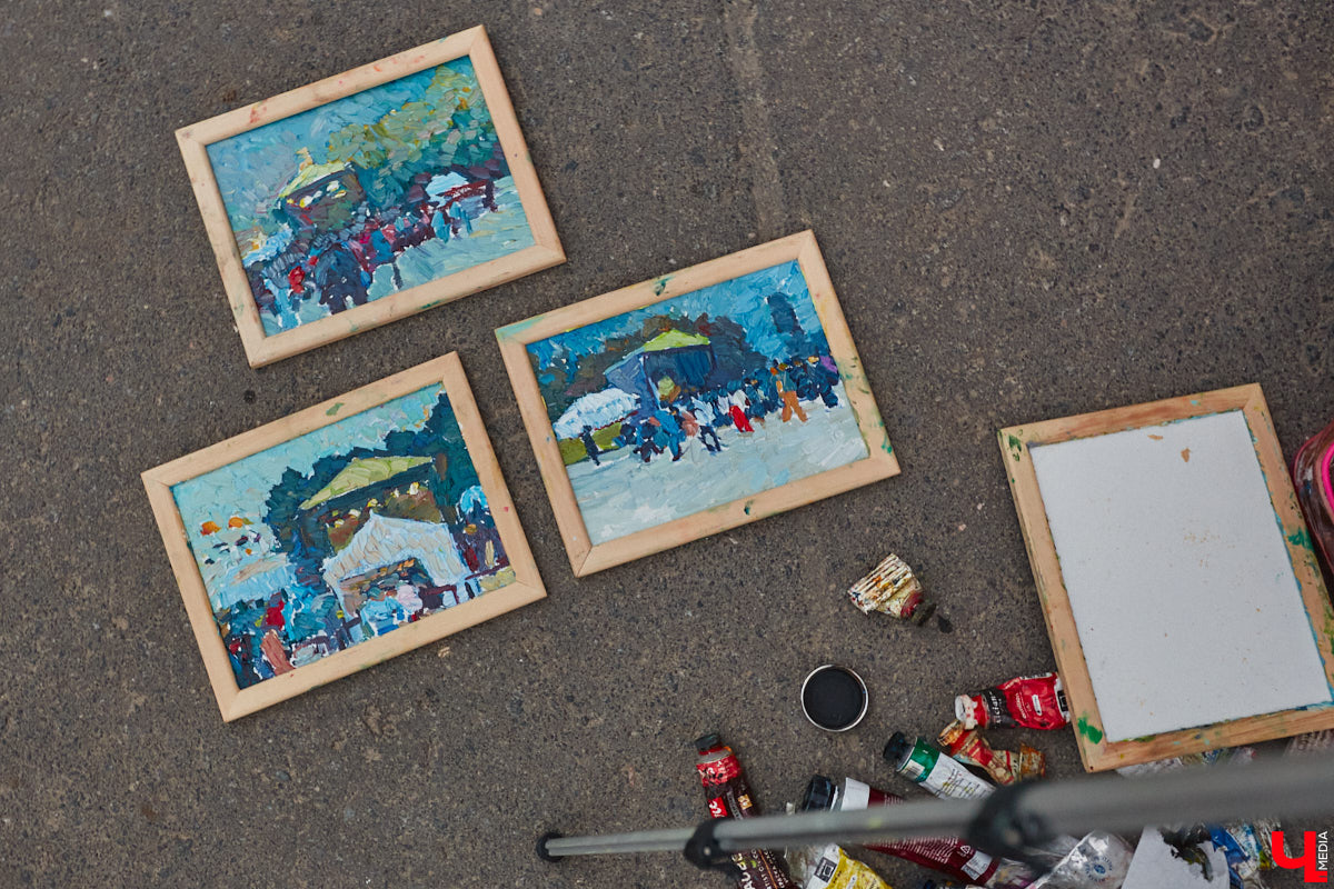 В июне по Владимирской области прокатились сразу две экспедиции. Одна из них — симфоническая, ставшая новым и, к сожалению, последним проектом дирижера Артема Маркина. 14 июня ее заключительный в этом году концерт прошел в центре Владимира. «Ключ-Медиа» побывал на нем и подготовил насыщенный эмоциями фоторепортаж.