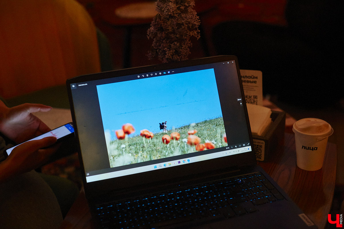 Андрей Дубровский всегда привозит из экспедиций целый рюкзак впечатлений. Почти за 10 лет странствий владимирский журналист накопил массу репортажей, которые в итоге перенес на страницы книги. Сейчас его нон-фикшн «Нешелковый путь», изданный «Эксмо», можно найти на двух крупных платформах. Что в нем интересного, новоиспеченный писатель рассказал «Ключ-Медиа».