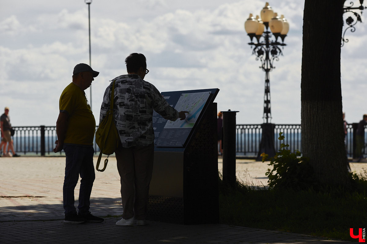 Несмотря на то, что некоторые спальные районы Владимира застыли в девяностых, его центр продолжает развиваться. И неудивительно, ведь туристы регулярно посещают наш город. Как, впрочем, и другие уголки 33-го региона. Что новенького он приготовил для своих гостей?
