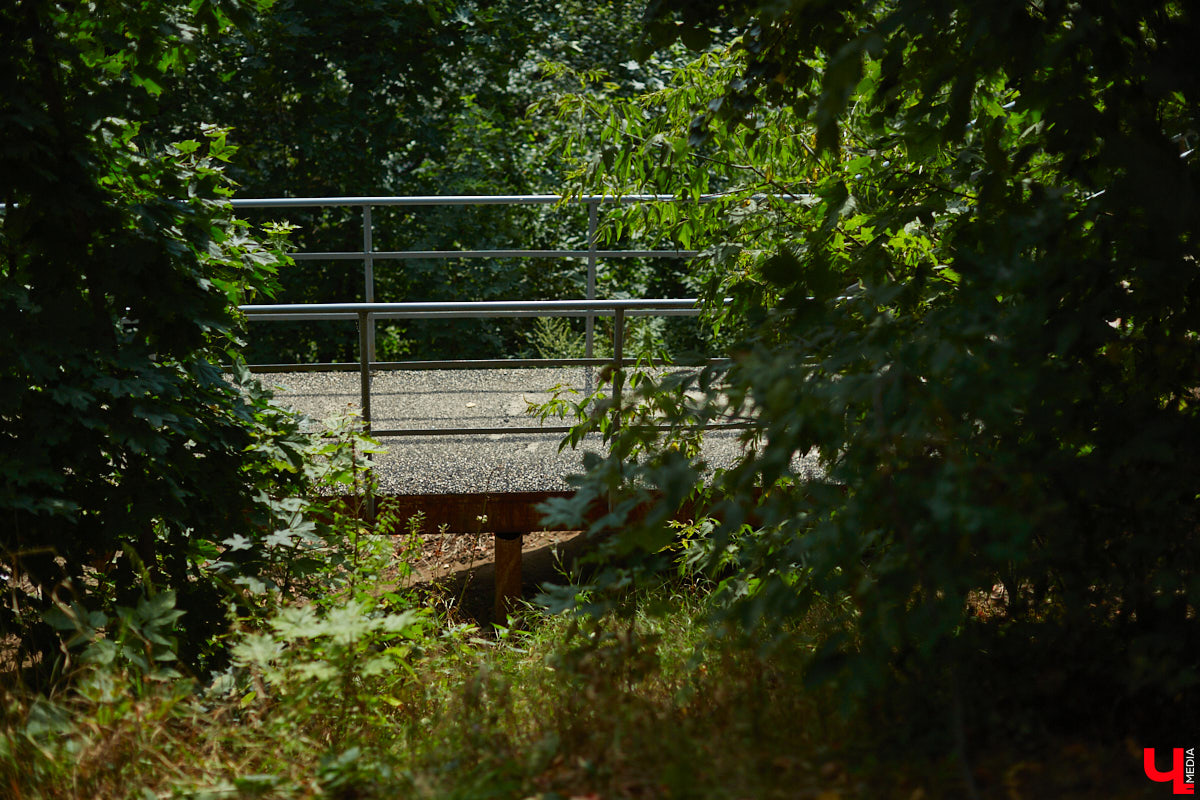 Во Владимире, без сомнения, есть на что посмотреть. Жаль только, его историческая часть находится в упадке, а гостям областного центра приходится то и дело натыкаться на различные поломки, строительные леса, ограждения и ленты, запрещающие проход. Мы посмотрели на любимый город глазами путешественников и составили подборку темных пятен на его туристической репутации.