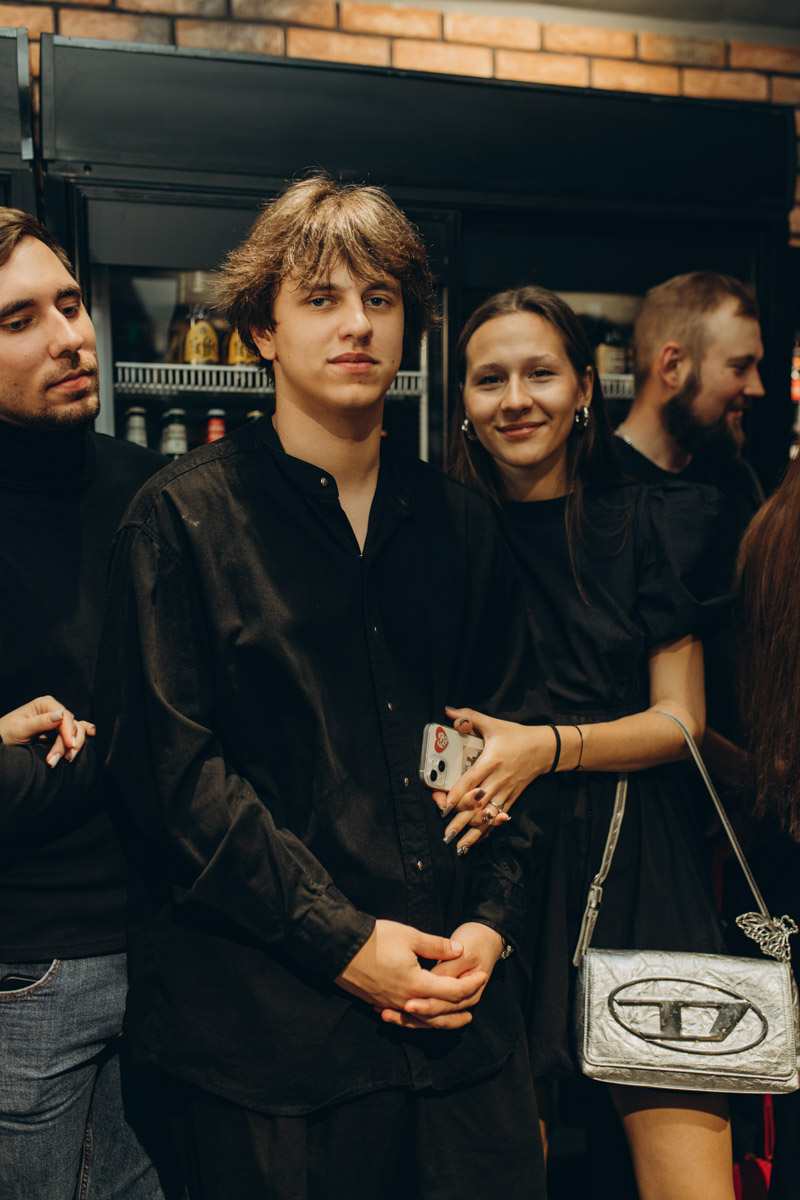 Утонченные и изысканные продукты теперь в шаговой доступности. Недавно в центре Владимира открылся гастробутик с широчайшим ассортиментом эксклюзивных деликатесов и напитков. Кстати, зайти туда можно не только за покупками, но и за приятной атмосферой. Подробнее о новой локации читайте в нашей статье.