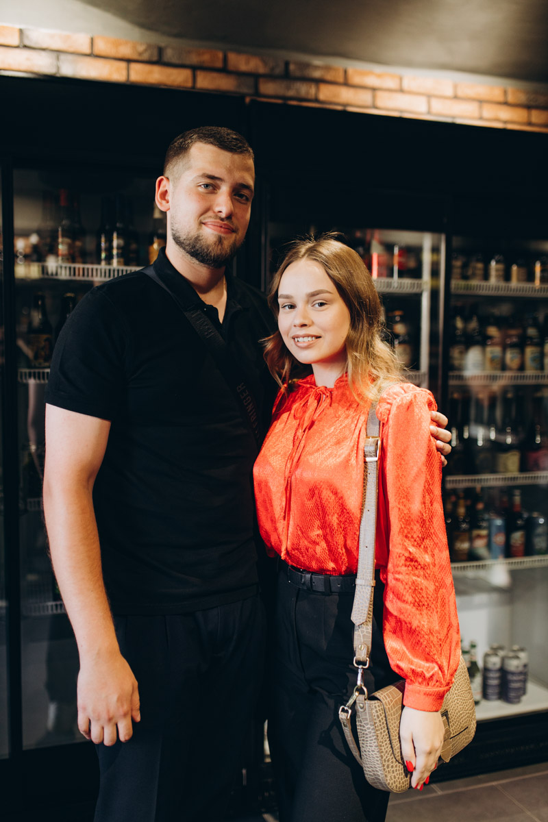 Утонченные и изысканные продукты теперь в шаговой доступности. Недавно в центре Владимира открылся гастробутик с широчайшим ассортиментом эксклюзивных деликатесов и напитков. Кстати, зайти туда можно не только за покупками, но и за приятной атмосферой. Подробнее о новой локации читайте в нашей статье.