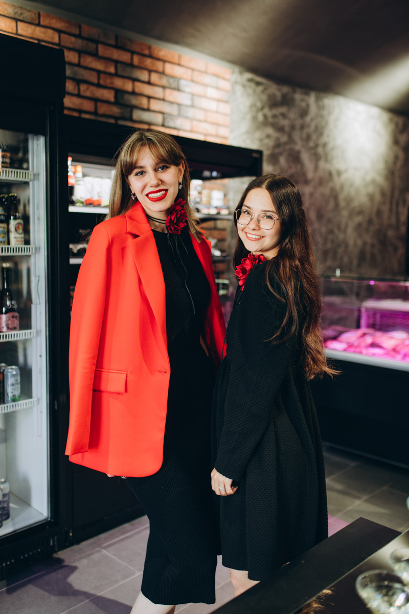 Утонченные и изысканные продукты теперь в шаговой доступности. Недавно в центре Владимира открылся гастробутик с широчайшим ассортиментом эксклюзивных деликатесов и напитков. Кстати, зайти туда можно не только за покупками, но и за приятной атмосферой. Подробнее о новой локации читайте в нашей статье.