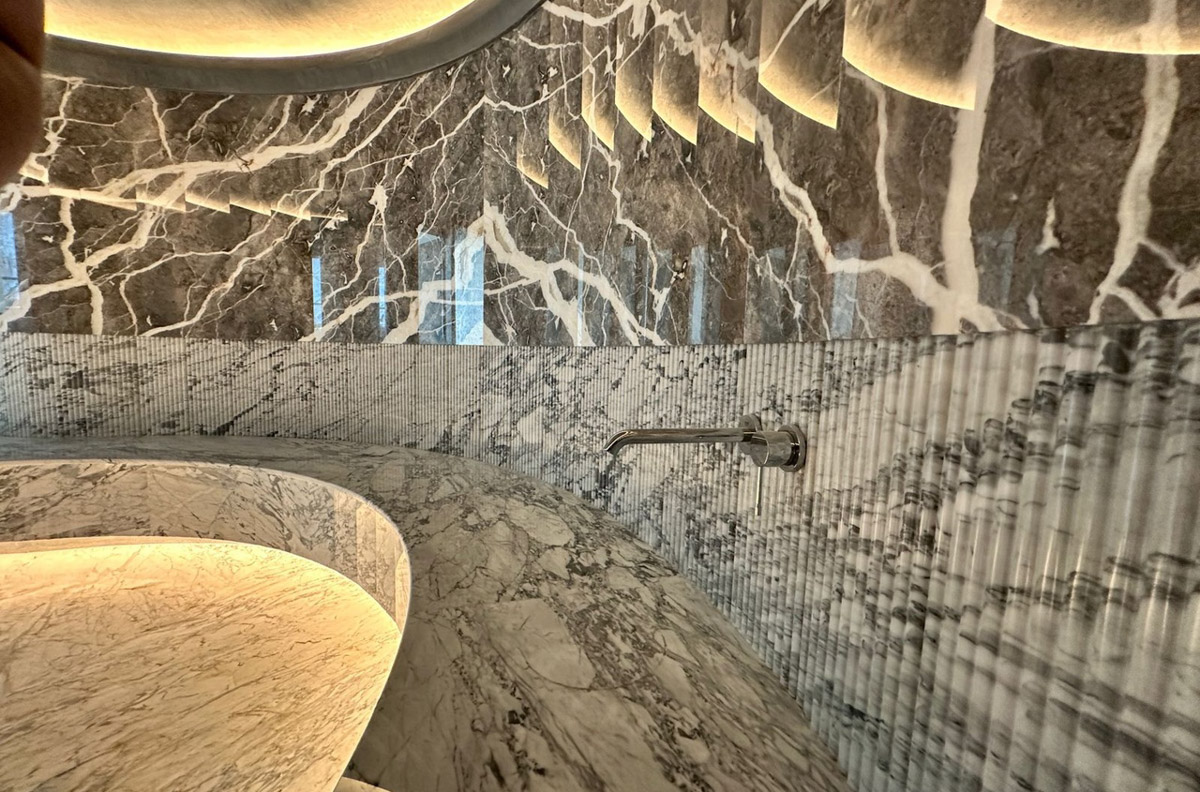 Скоро жители и туристы 33-го региона смогут насладиться целым спектром водных развлечений в рамках одного комплекса. Да, открытие аквапарка в Суздале не за горами. Состоится ли оно в августе и как выглядит популярная в будущем локация, узнал «Ключ-Медиа».