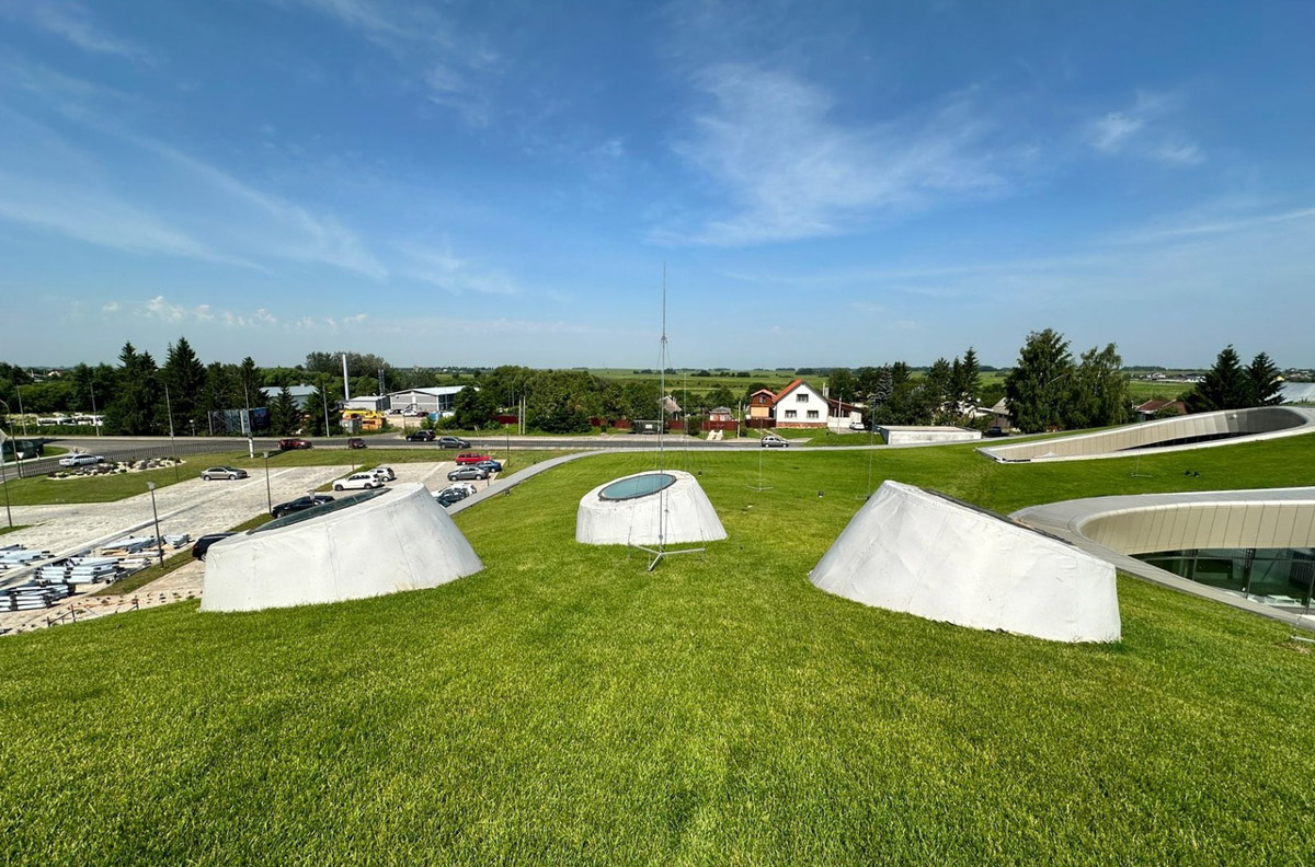 Скоро жители и туристы 33-го региона смогут насладиться целым спектром водных развлечений в рамках одного комплекса. Да, открытие аквапарка в Суздале не за горами. Состоится ли оно в августе и как выглядит популярная в будущем локация, узнал «Ключ-Медиа».