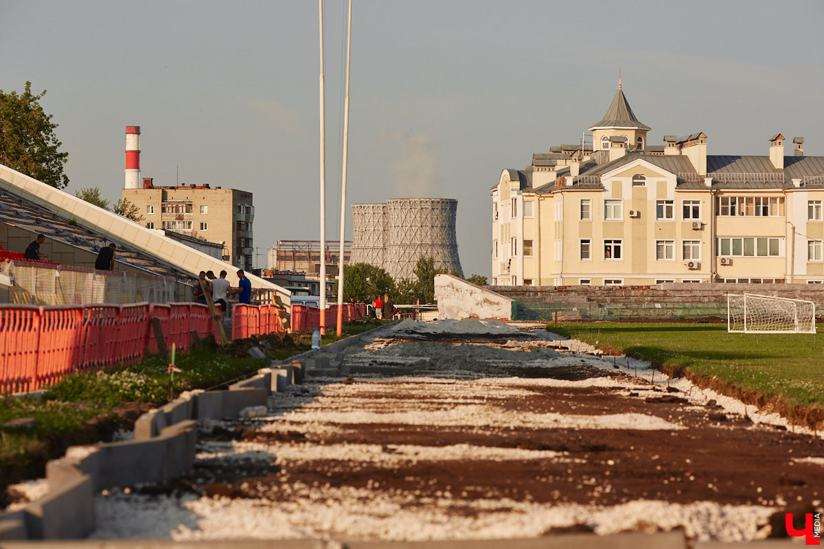 Во Владимире начали обновлять беговые дорожки на стадионе «Лыбедь», а на «Торпедо» закрыли большую арену из-за аварийного состояния трибун. В то же время архитекторы показали рендеры будущего Центра спортивной борьбы на Суздальском проспекте. Если вы ведете здоровый образ жизни, вам наверняка интересно узнать обо всем подробнее.