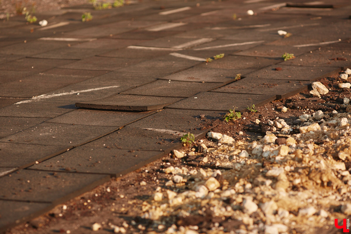 Во Владимире начали обновлять беговые дорожки на стадионе «Лыбедь», а на «Торпедо» закрыли большую арену из-за аварийного состояния трибун. В то же время архитекторы показали рендеры будущего Центра спортивной борьбы на Суздальском проспекте. Если вы ведете здоровый образ жизни, вам наверняка интересно узнать обо всем подробнее.